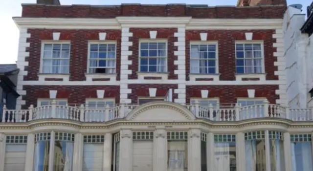 Stunning Central Exeter Apartment with balcony and fantastic view