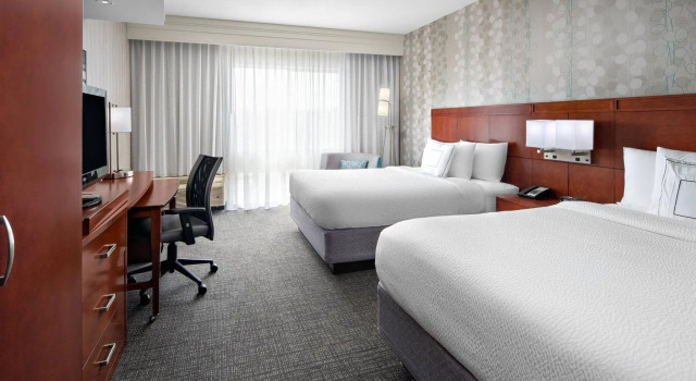 Четырёхместный номер Standard Courtyard by Marriott Raleigh North