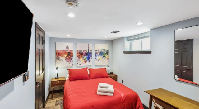 Charming 2BR Townhouse Condo in Heart of DC, Забронировать Апартаменты/квартира Northwest Вашингтон, рядом с Ю-стрит
