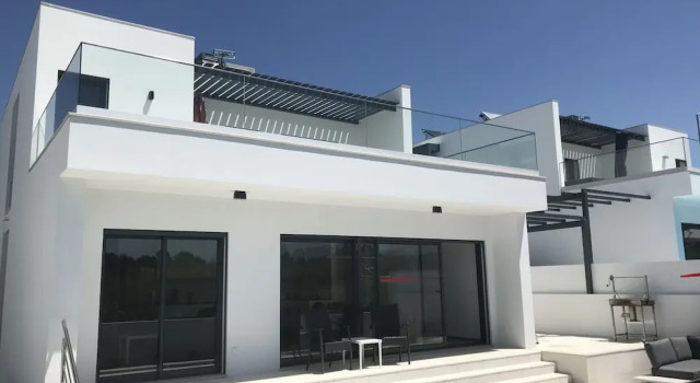 Comfortable Villa in Coto With Swimming Pool, Rezerwuj Willa Wille w Centro Region, Willa