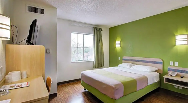 Номер Standard Super 8 by Wyndham Aurora East