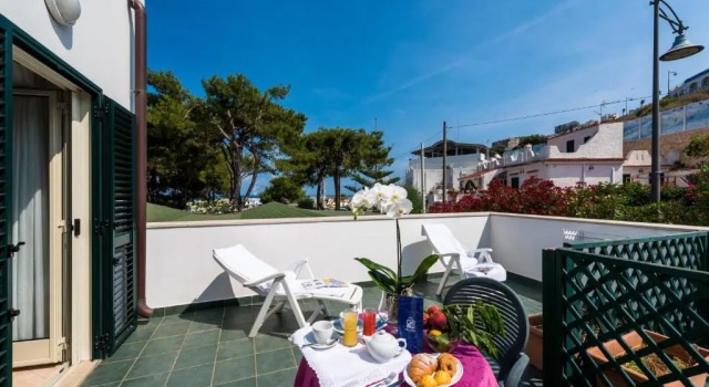 Четырёхместный номер Standard Albergo Villa A Mare