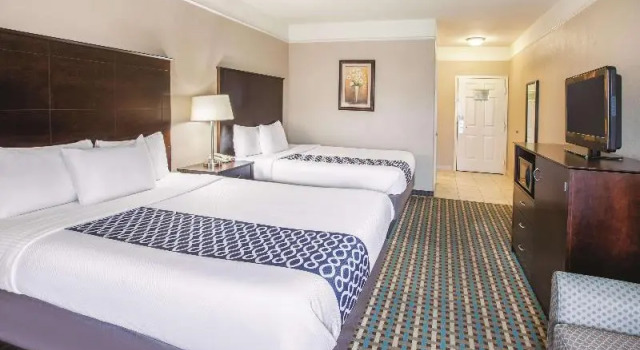 Номер Standard La Quinta Inn & Suites by Wyndham Bay City