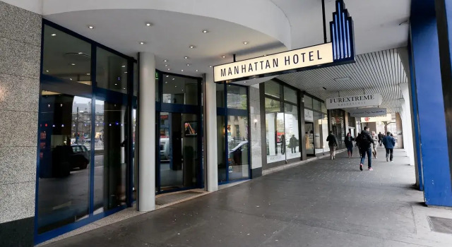 Manhattan Hotel