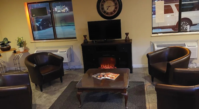 Rosewood Inn By OYO Union City I-69, Book Mini-hotel Hoteller i Union City med parkering, Parkering