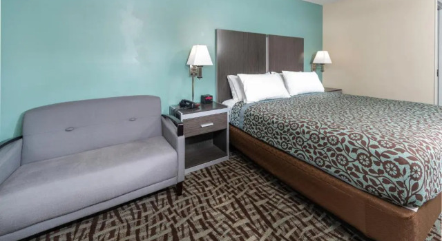 Люкс BridgePointe Inn & Suites by BPhotels, Council Bluffs, Omaha Area