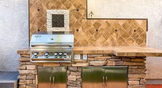 Three Bedroom Poolside in Pacific Beach