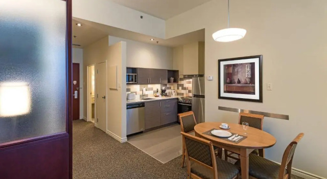 Junior Suite Le Square Phillips Hotel And Suites