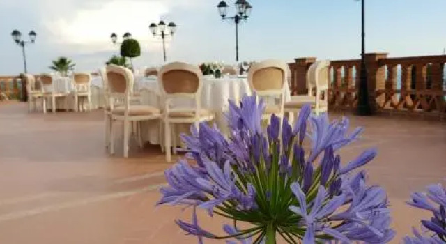 Kodra e Kuajve, Rezerwuj Hotel Hotele w Durres County z parkingiem, Parking