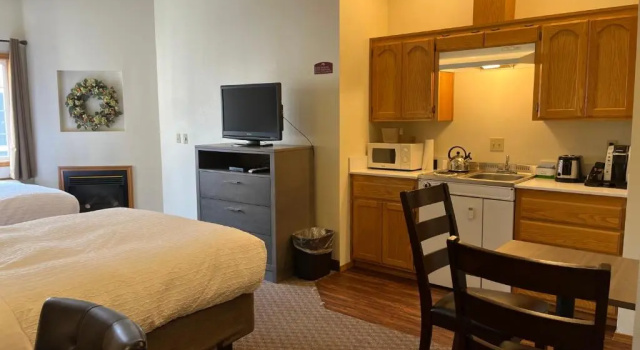 Двухместный люкс Sunrise Inn Villas and Suites