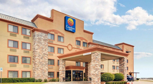 Кровать в общем номере Spark By Hilton Grapevine DFW North
