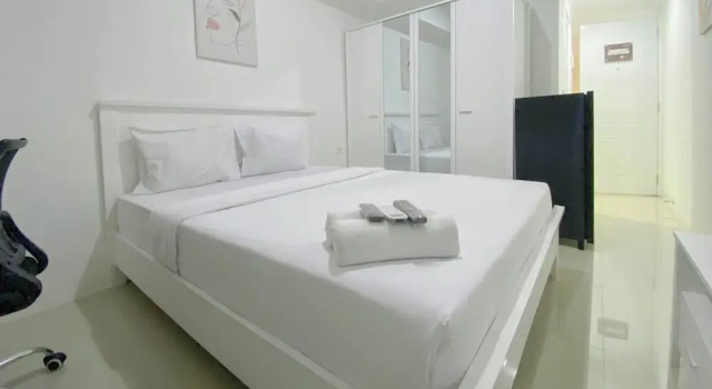 Modern Look And Homey Studio At 10Th Floor Paltrow City Apartment
