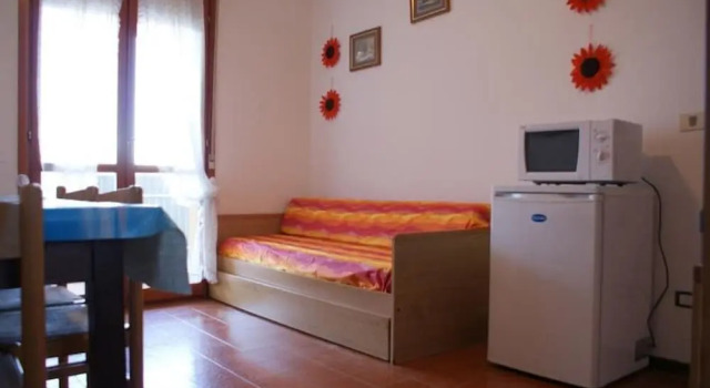 Poolside Bliss - Beahost, Prenota Appartamento Hotel a Veneto con parcheggio, Parcheggio