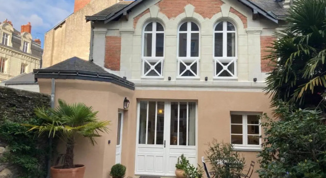 La Maison du Cocher - Studio climatisé en Hypercentre, Prenota Appartamento Angers Maine e Loira