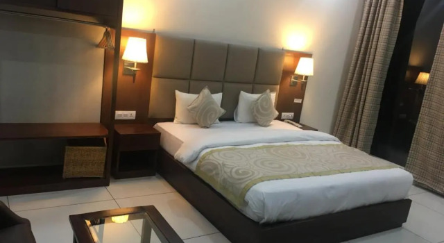 Manuni Inn - Riverside Hotel