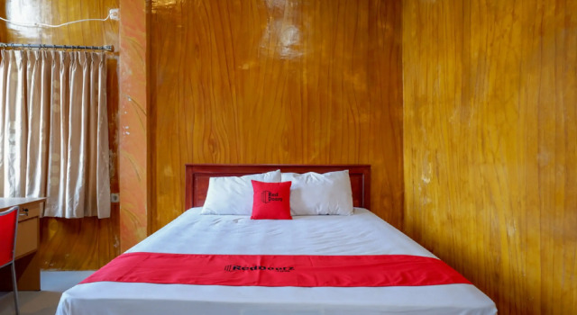 RedDoorz @ Hotel Bravo Pantai Kamali Bau Bau, Buchen Sie Hotel Baubau 