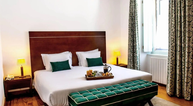 Solar da Cerca do Mosteiro, Rezervovat Hotel Hotely v Oeste s parkováním, Parkování