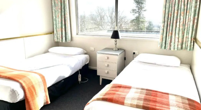 Апартаменты Parklane Motel