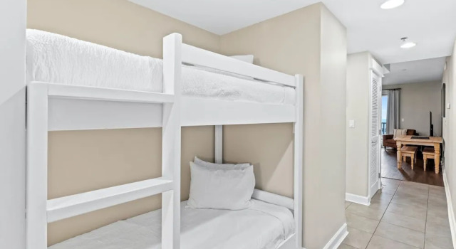 Номер Standard c 1 комнатой с балконом и с видом на океан Grand Panama Beach Resort by Panhandle Getaways