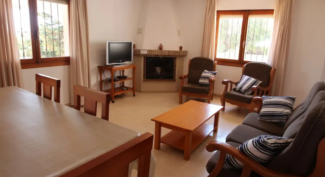 Laura-29A - pretty holiday property with garden and private pool in Calpe