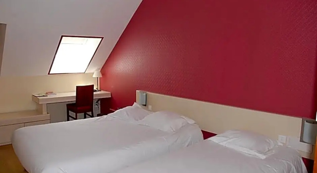 Семейный номер Standard Logis Hotel Restaurant Au Chêne Vert, Saint-Brieuc