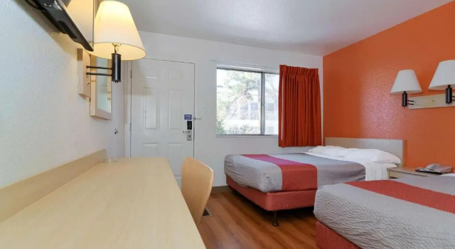 Четырёхместный номер Standard Motel 6-Big Bear Lake, CA