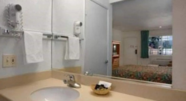 Номер Standard Orange Show Inn