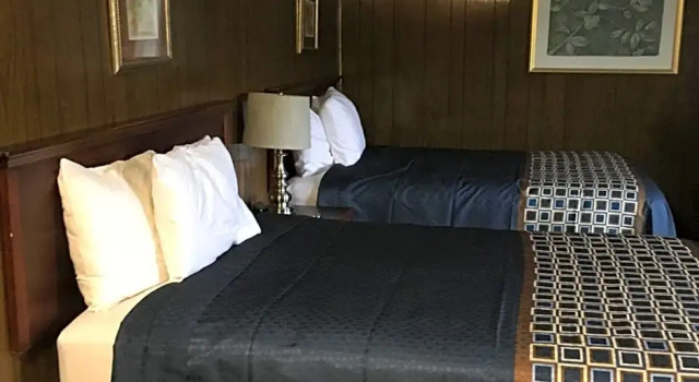 Четырёхместный номер Standard Wickford Motor Inn