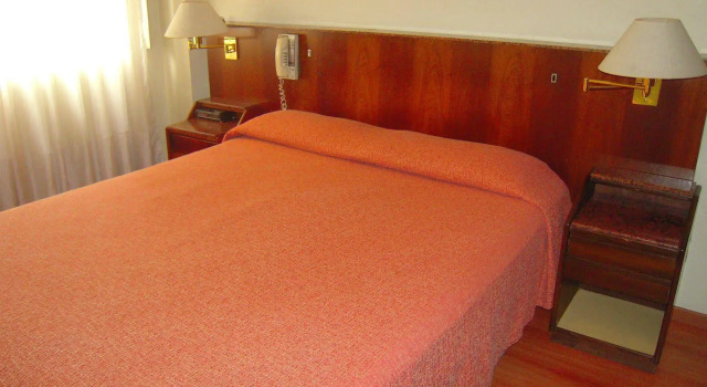 Ecuador, Rezerwuj Hotel Balvanera Buenos Aires