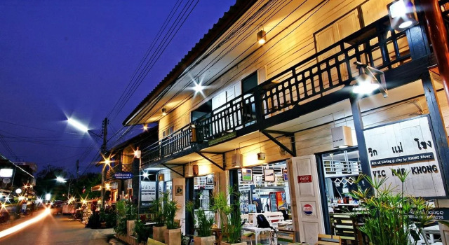 Mae Nam Khiang Sook Poshtel & Craft Home @Chiangkhan, Varaa Hotelli Hotellit North-Eastern Thailand pysäköinnillä, Pysäköinti