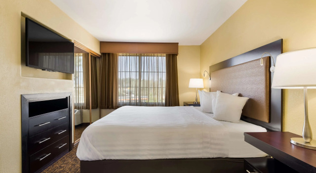 Двухместный люкс Accessible Best Western Escondido Hotel