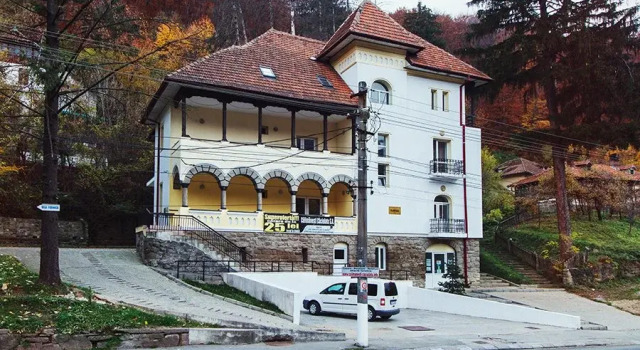 Turnu, Rezerwuj Hotel Călimăneşti 