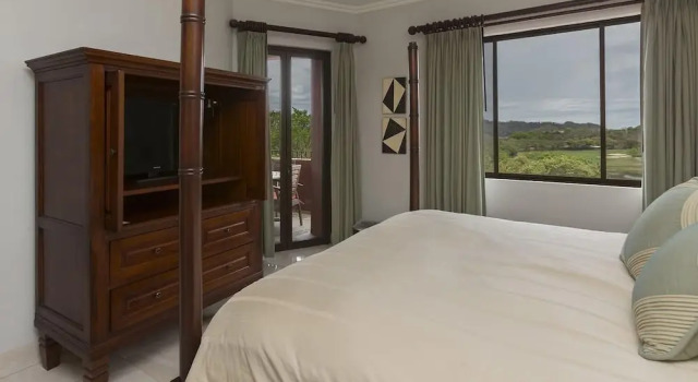 Номер Standard с 3 комнатами с видом на поле для гольфа Recently Renovated Luxury Condo with Resort-Style Beach Club Access and Ocean Views