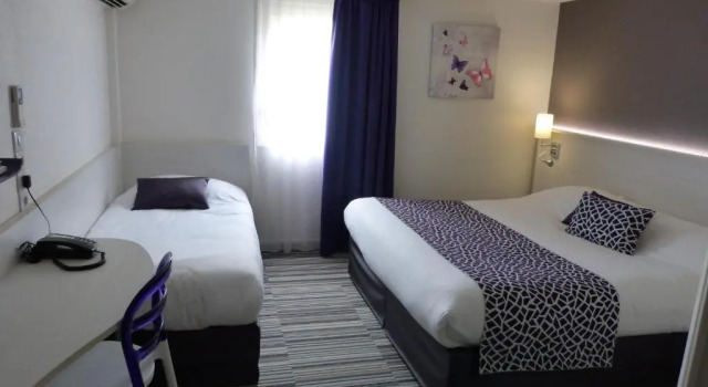 Трёхместный номер Superior Logis Hôtel Alizéa Le Mans Nord