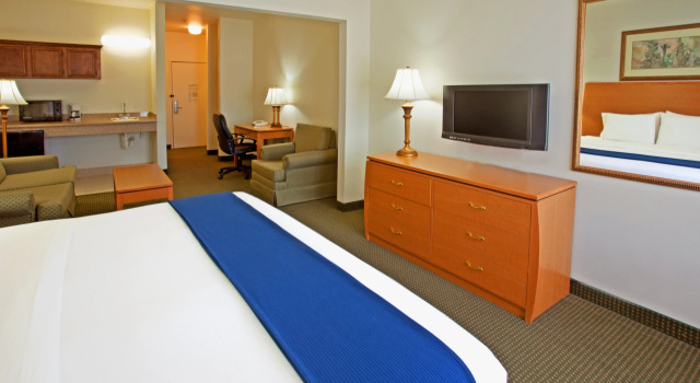 Holiday Inn Express Hotel & Suites Columbus, Rezervați Hotel Columbus Texas