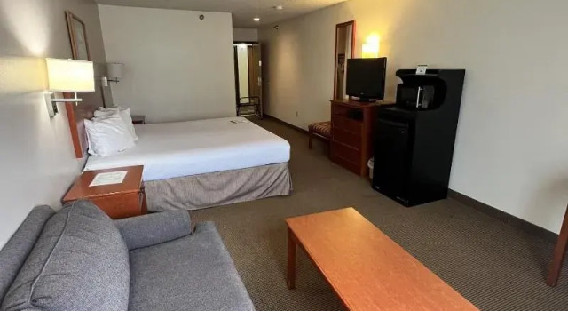 Люкс Serena Inn & Suites