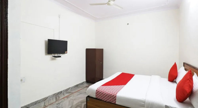 Oyo 39797 Hotel Om, Забронировать Отель Отели Гургаон с завтраком, рядом с Motorola Solutions India, Завтраки