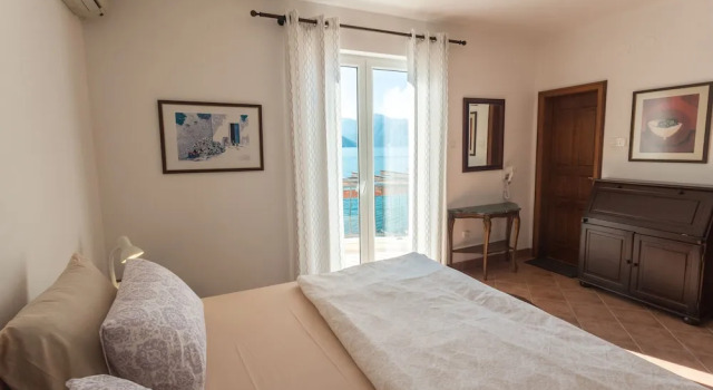 Villa Branka, Boek Villa Dobrota 