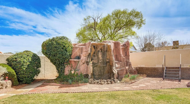 3 Mi to Lake Powell: Home w/ Hot Tub & Waterfall, Varaa Lomakoti Page 