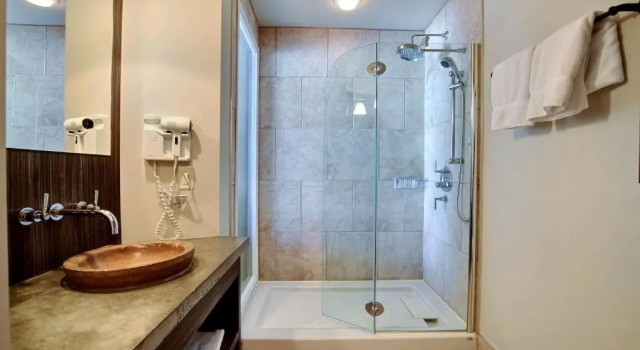 Люкс Classic с балконом и с видом на озеро Les Condos Du Lac Taureau- Rooms & Condos