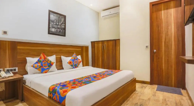 Номер Deluxe FabHotel Royal Touch - Patel Nagar