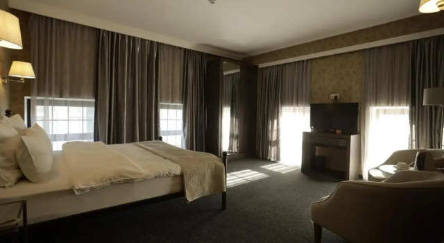 Полулюкс Deluxe Redline Hotel