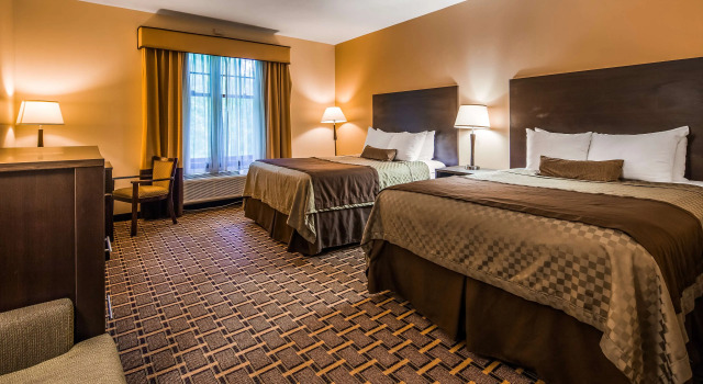 Четырёхместный номер Standard Best Western Plus The Inn & Suites at the Falls