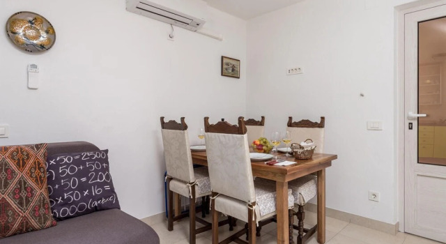 Beautiful Apartment in Veli Losinj With 2 Bedrooms and Wifi, Prenota Appartamento Hotel a Isole Quarnerine con parcheggio, Parcheggio