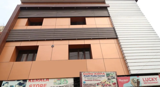 Oyo 37860 Hotel Batra