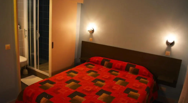 Номер Comfort Hôtel le Lyon Bron