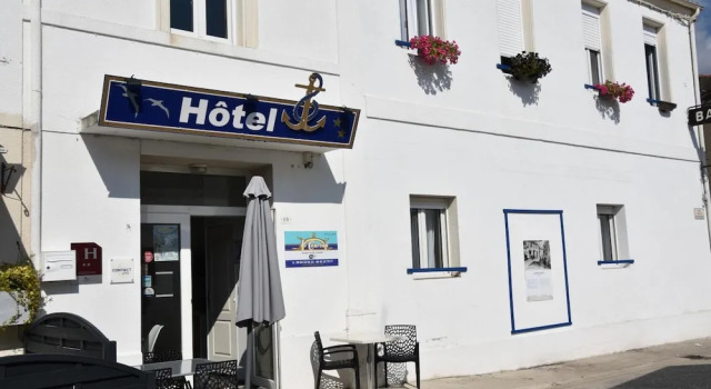 Hotel Le Coureau, Забронировать Отель Отели в центре Сен-Трожан-ле-Бен с завтраком, отели в центре Сен-Трожан-ле-Бен с завтраком
