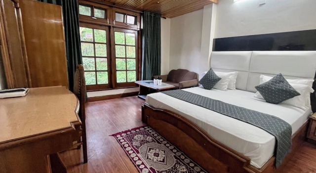 Hotel Kumar's, Забронировать Отель Отели штата Химачал-Прадеш с парковкой, Парковка