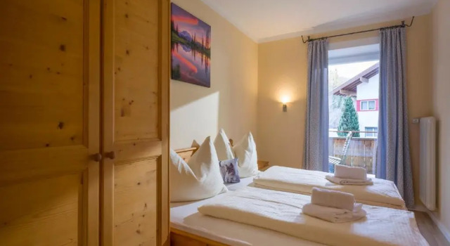 Familienurlaub mit Baden & Berge, FeWo 2, Rezerwuj Hotel Hotele w Kufstein z parkingiem, Parking