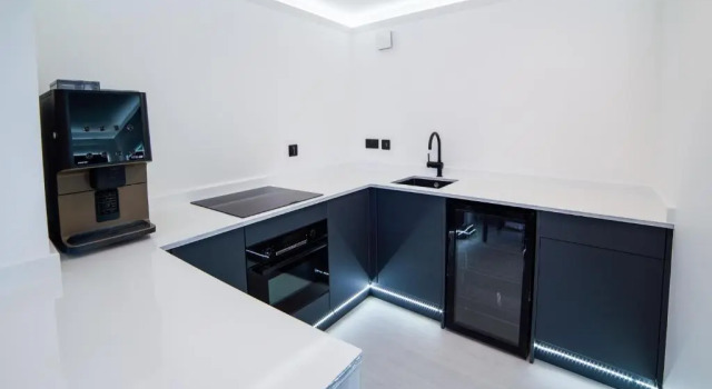 Tiny Smart Apartments, Varaa Huoneisto Asunnot kohteessa Merseyside, Huoneisto